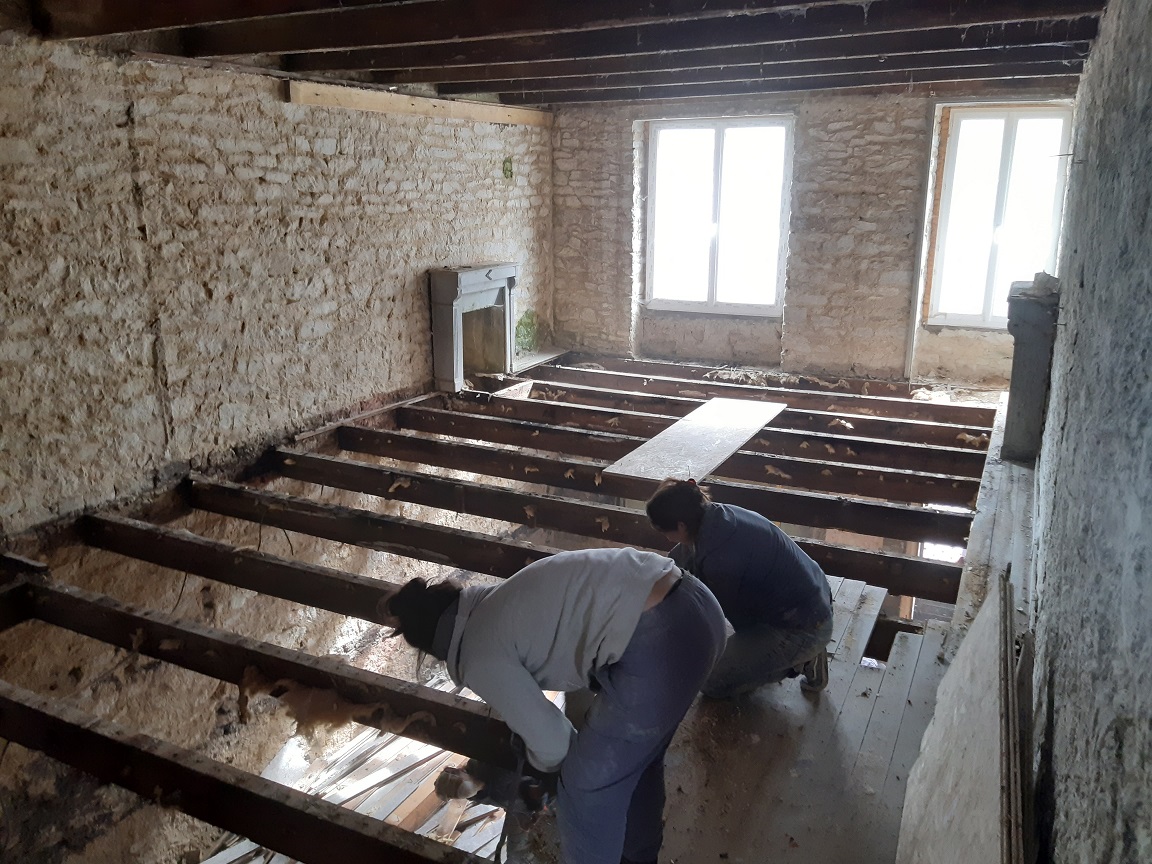 2022_04_29_5eChantierCollectif_DemontagePlancherSurBar